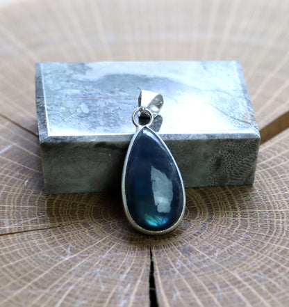 Labradorite pendant