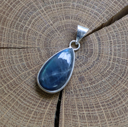 Labradorite pendant