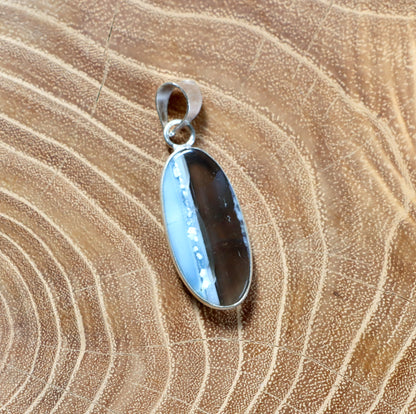 Owyhee opal pendant