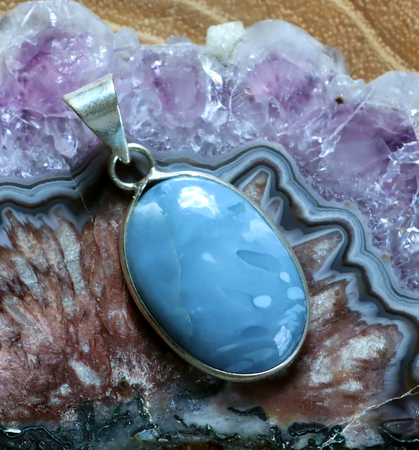 Owyhee opal pendant