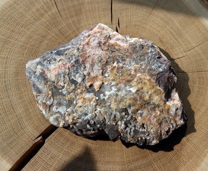 Aragonite baryte on a mat