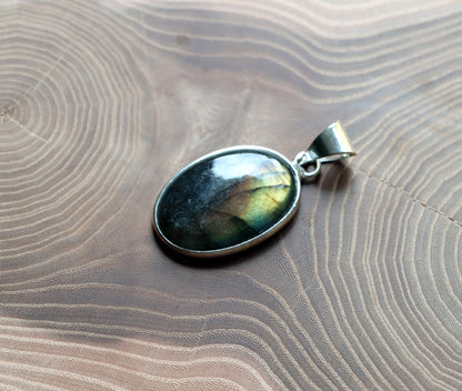 Labradorite pendant