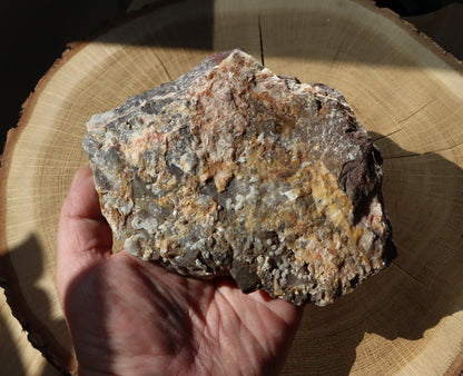 Aragonite baryte on a mat