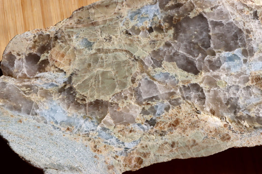 Modrý kalcit granáty záhněda