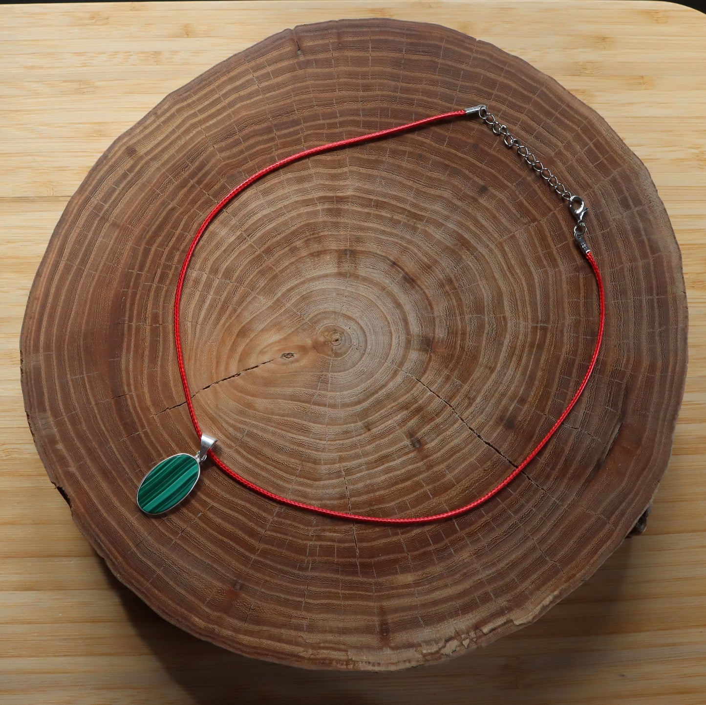 Set of malachite pendants and string