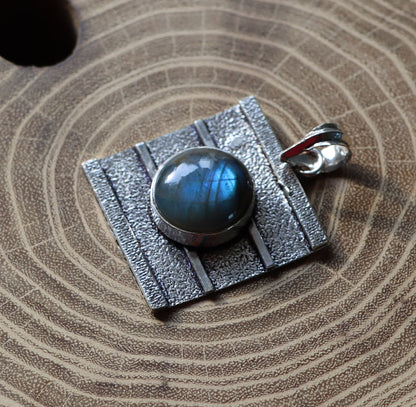 Labradorite pendant