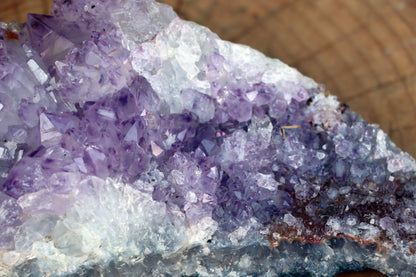 Amethyst drusen