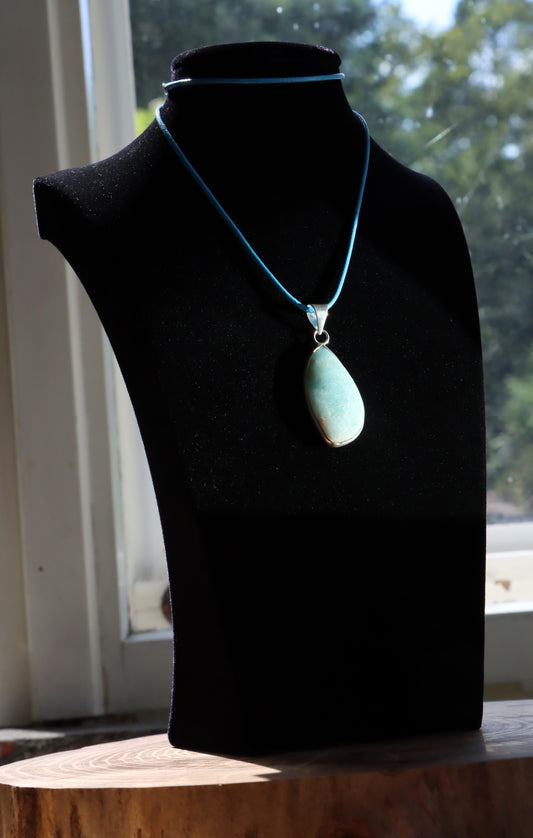 Set of amazonite pendants and strings