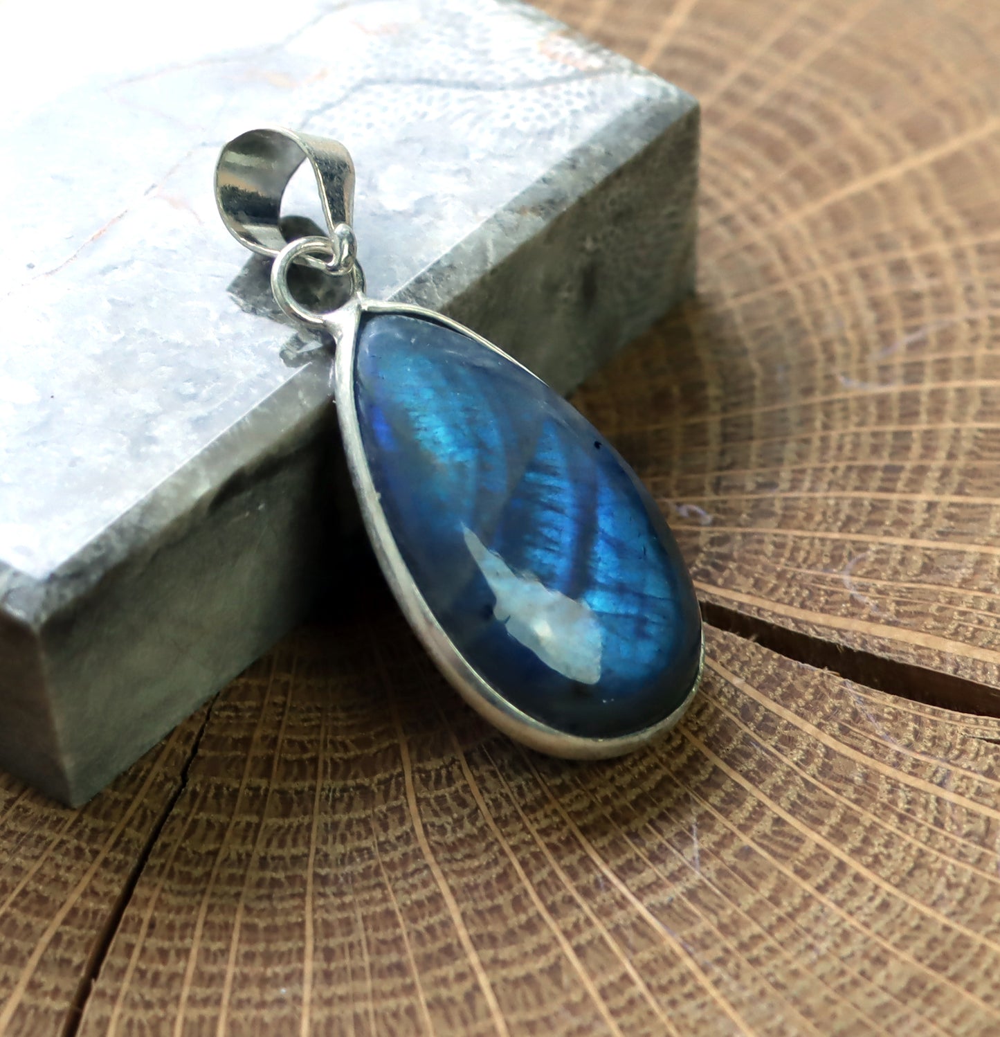 Labradorite pendant