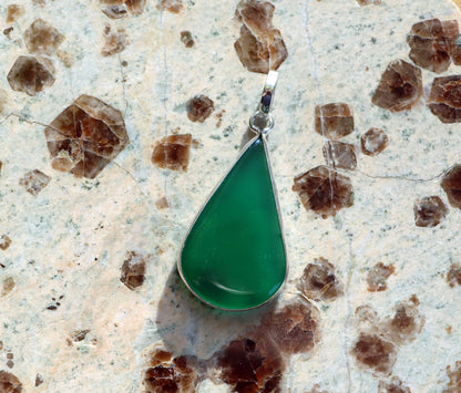 Green onyx pendant