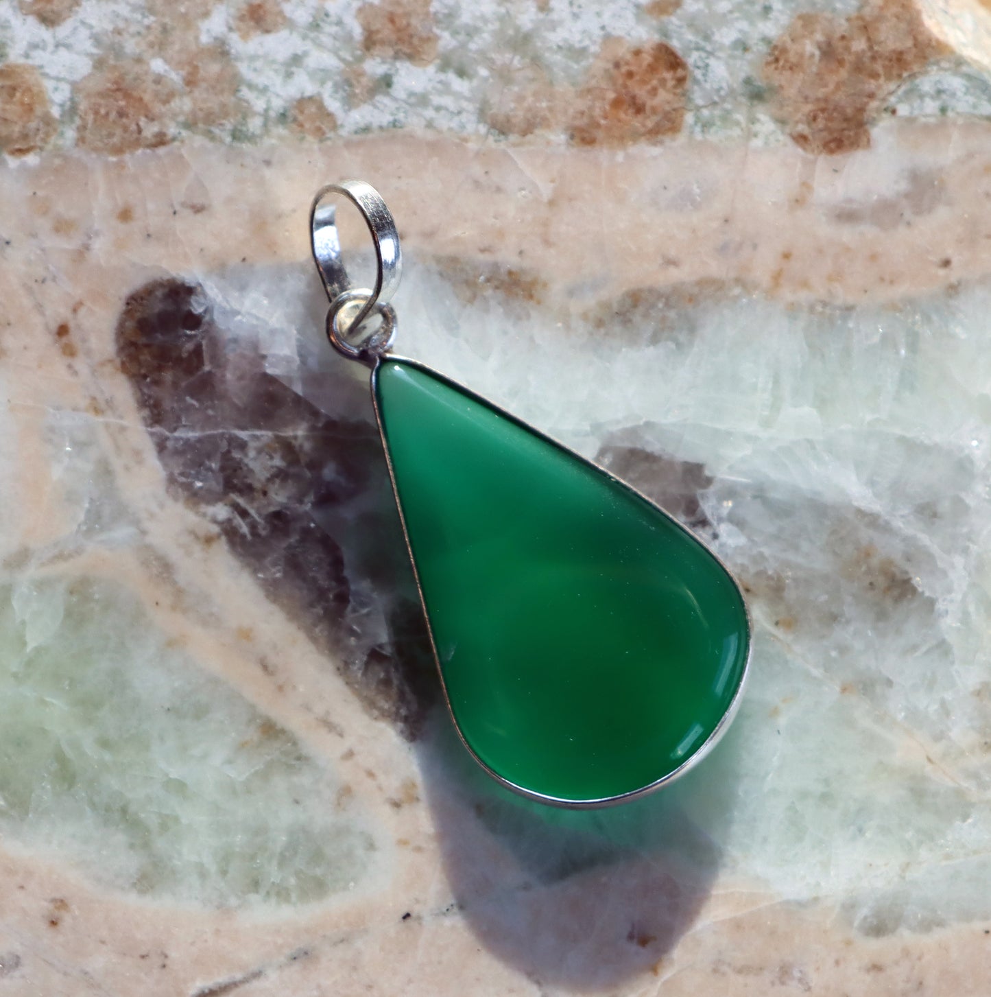 Green onyx pendant