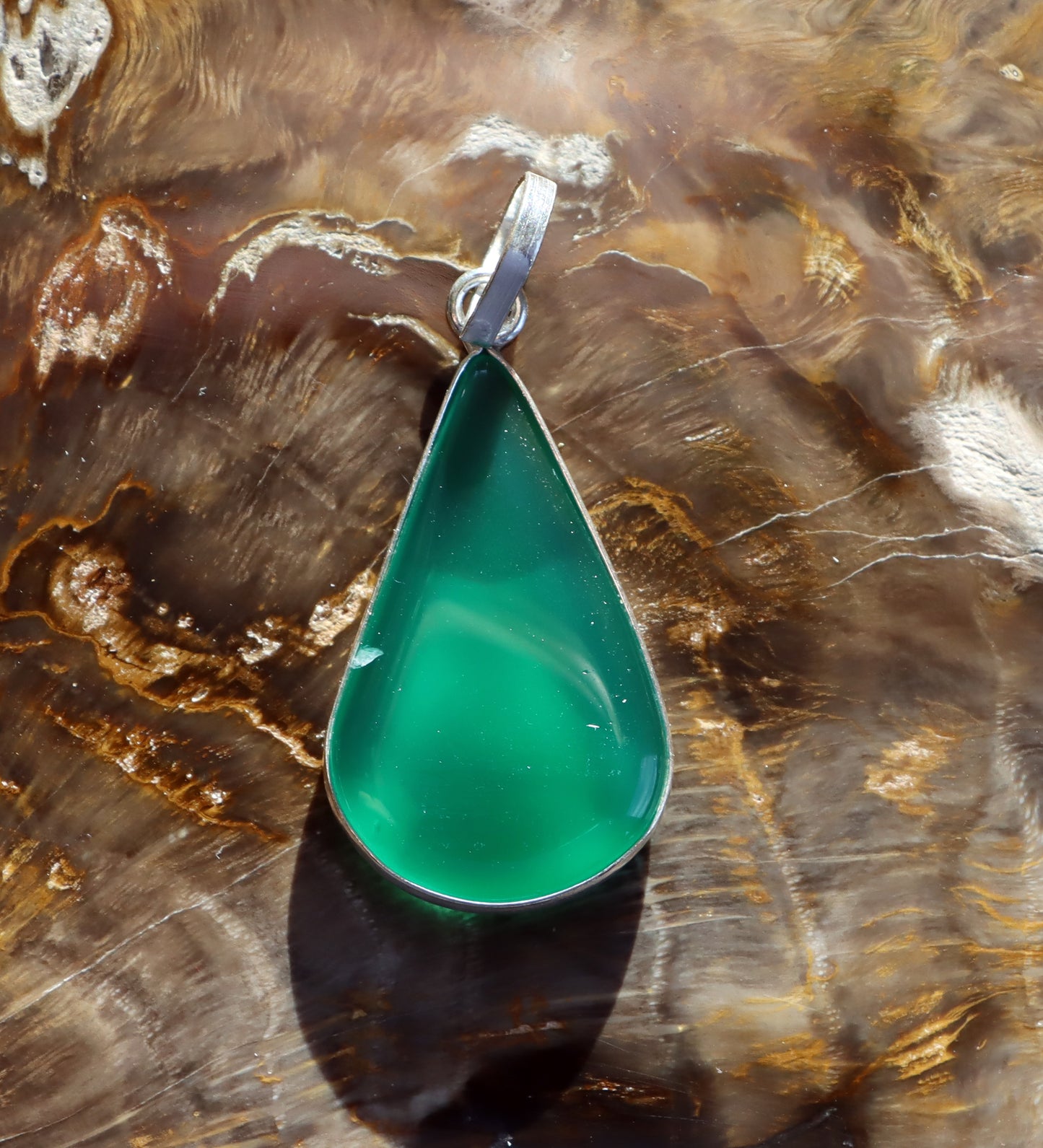 Green onyx pendant