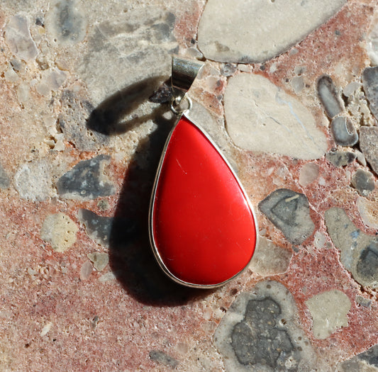 Red coral pendant