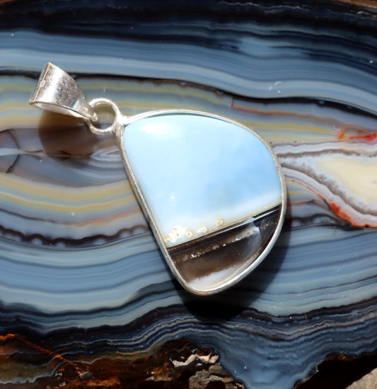 Owyhee opal pendant