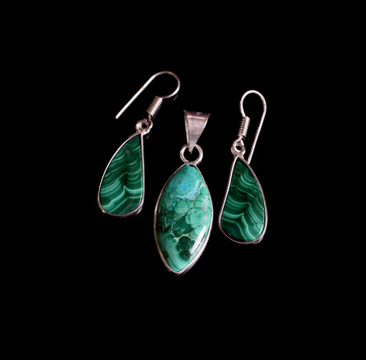 Set of malachite earring pendants