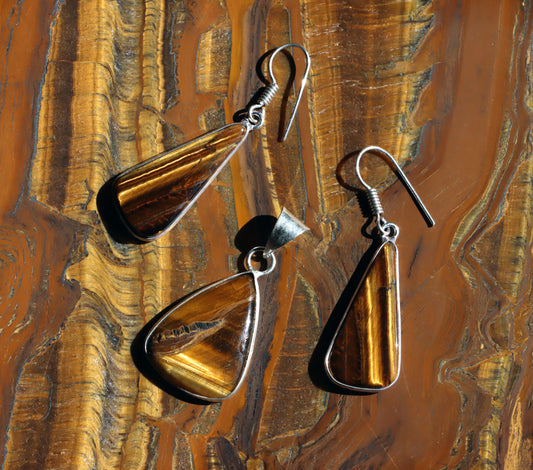 Set of tiger eye earring pendants