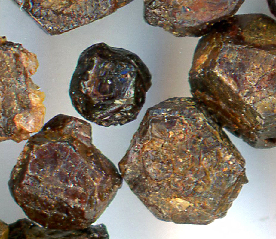 Krystaly galenitu z křemenných žil