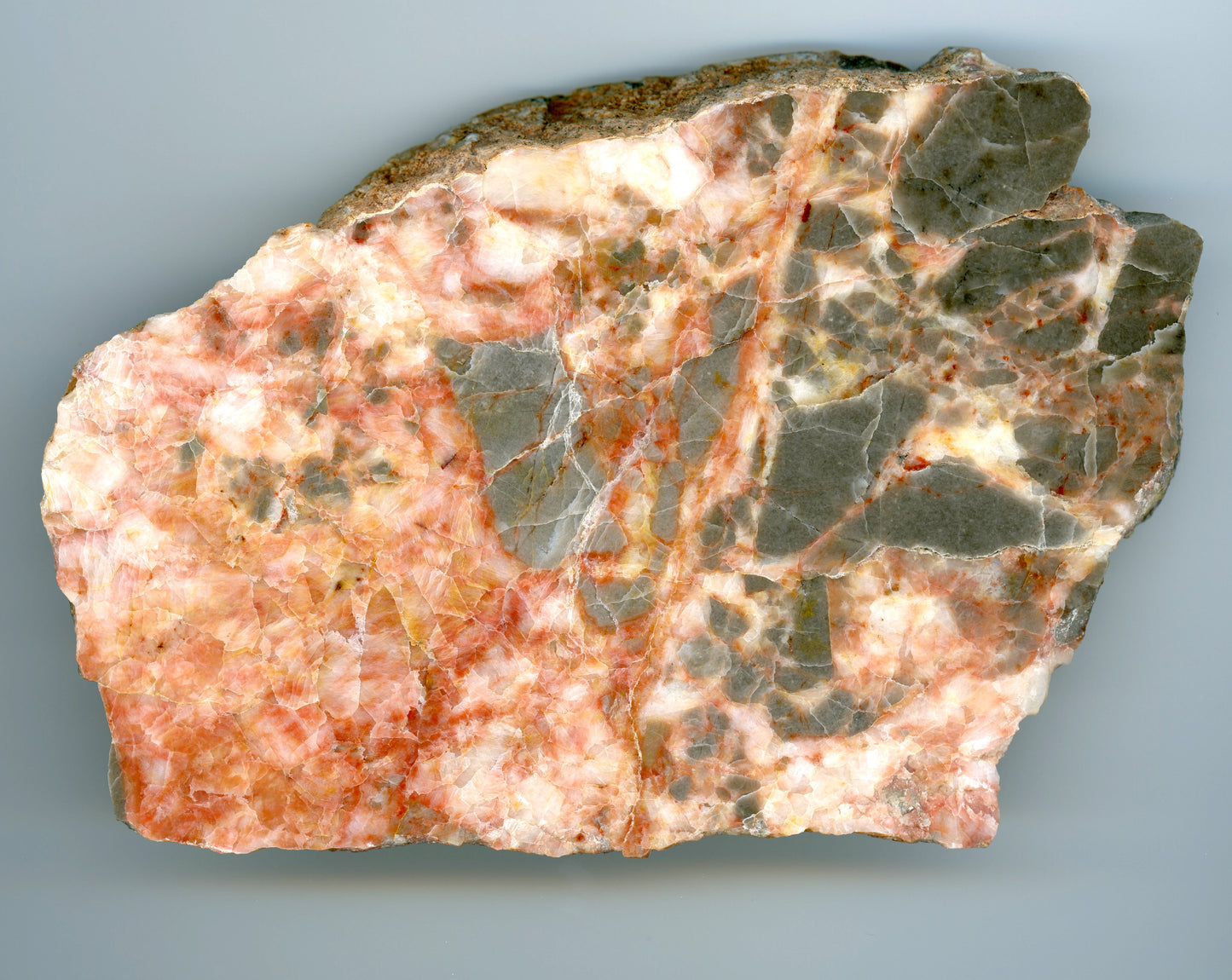Limestone breccia with calcite