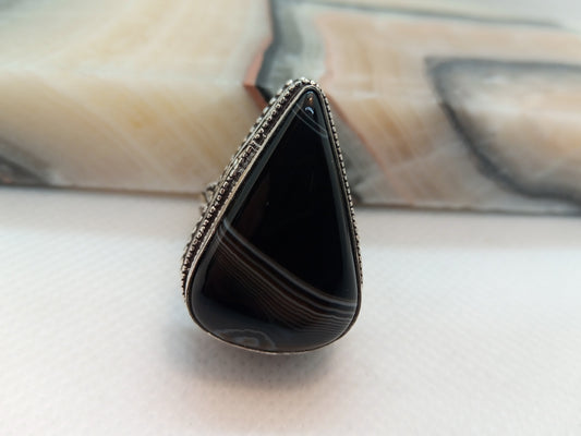 Onyx ring with crystal and casholong