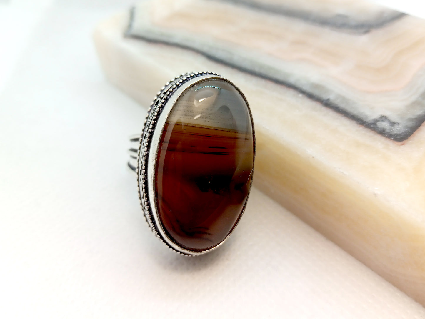 Onyx ring with white agate