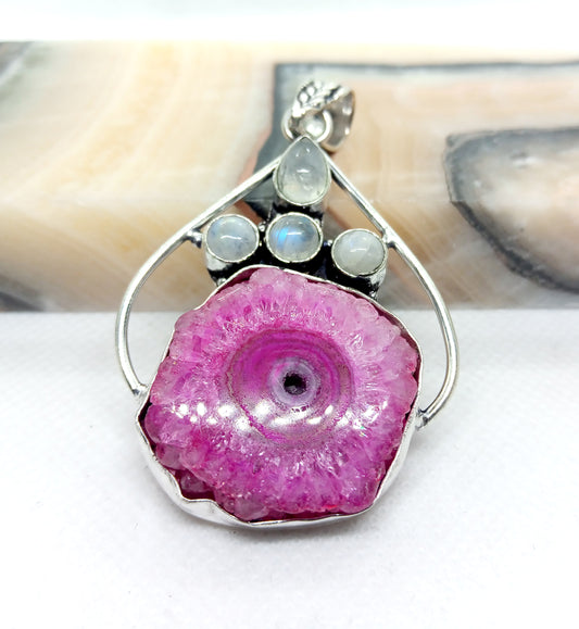 Colored agate and moonstone pendant