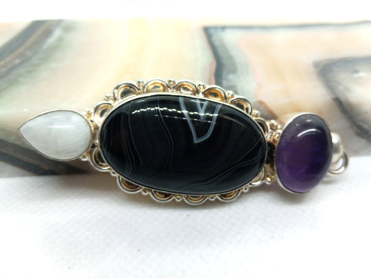 Onyx, amethyst and moonstone pendant