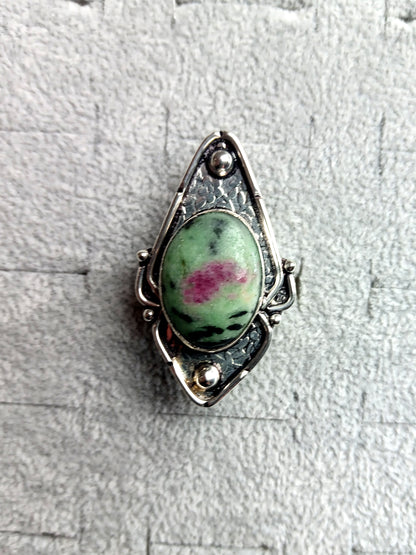 Zoisite ruby ​​ring
